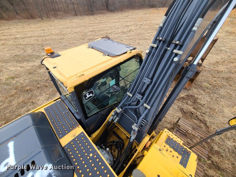 image for item JW9785 2012 John Deere 200D  excavator