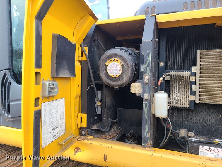 image for item JW9785 2012 John Deere 200D  excavator