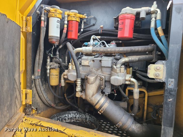 image for item JW9785 2012 John Deere 200D  excavator