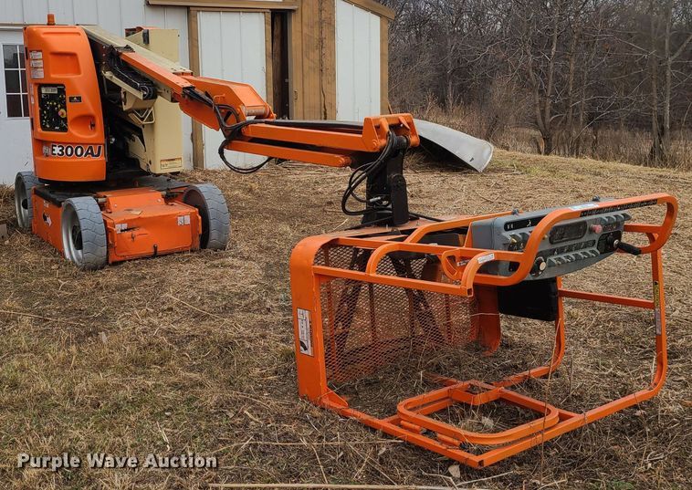 image for item JW9788 2007 JLG E300AJ  boom lift