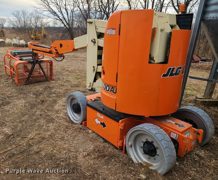 image for item JW9788 2007 JLG E300AJ  boom lift