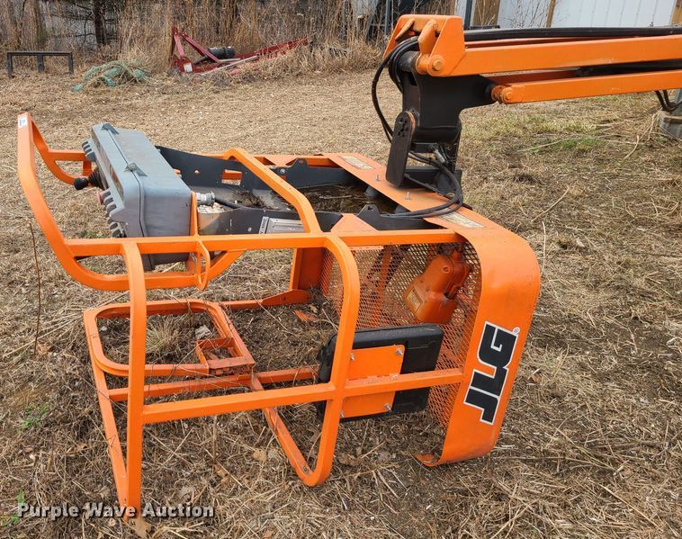 image for item JW9788 2007 JLG E300AJ  boom lift