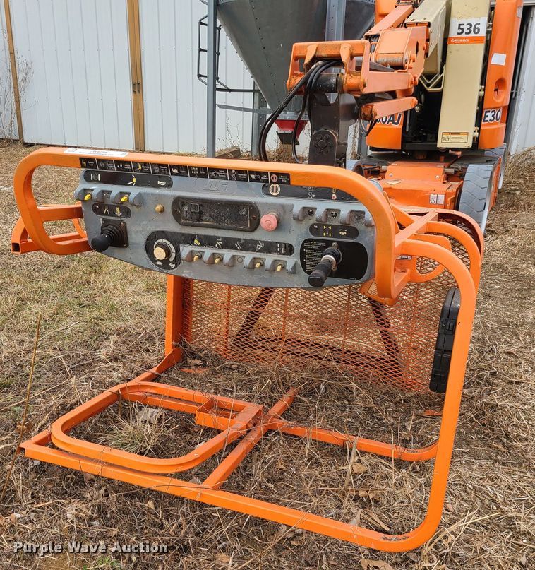 image for item JW9788 2007 JLG E300AJ  boom lift