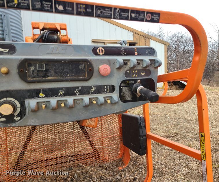 image for item JW9788 2007 JLG E300AJ  boom lift