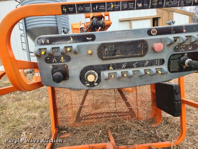 image for item JW9788 2007 JLG E300AJ  boom lift