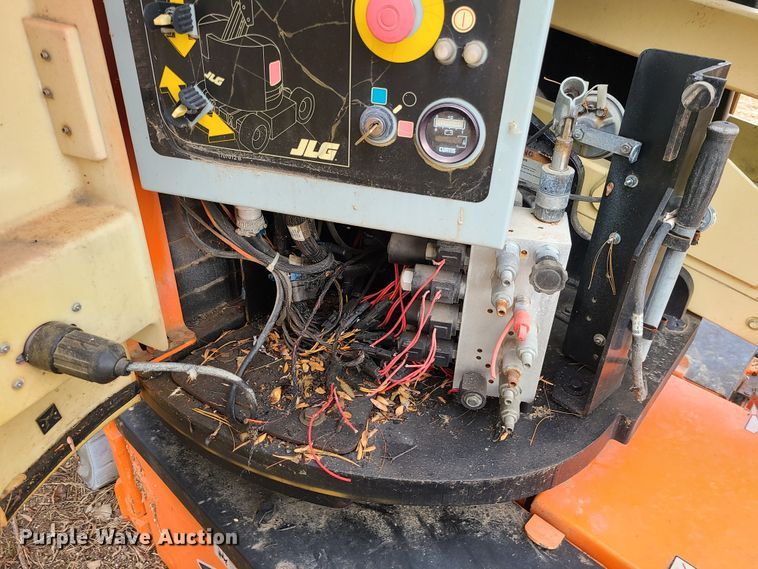 image for item JW9788 2007 JLG E300AJ  boom lift
