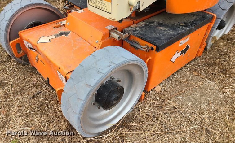 image for item JW9788 2007 JLG E300AJ  boom lift