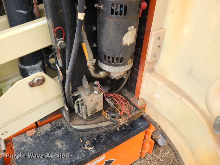 image for item JW9788 2007 JLG E300AJ  boom lift