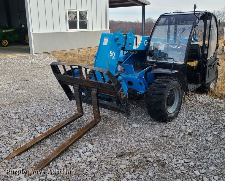 image for item JW9795 2015 Genie GTH-5519  telehandler