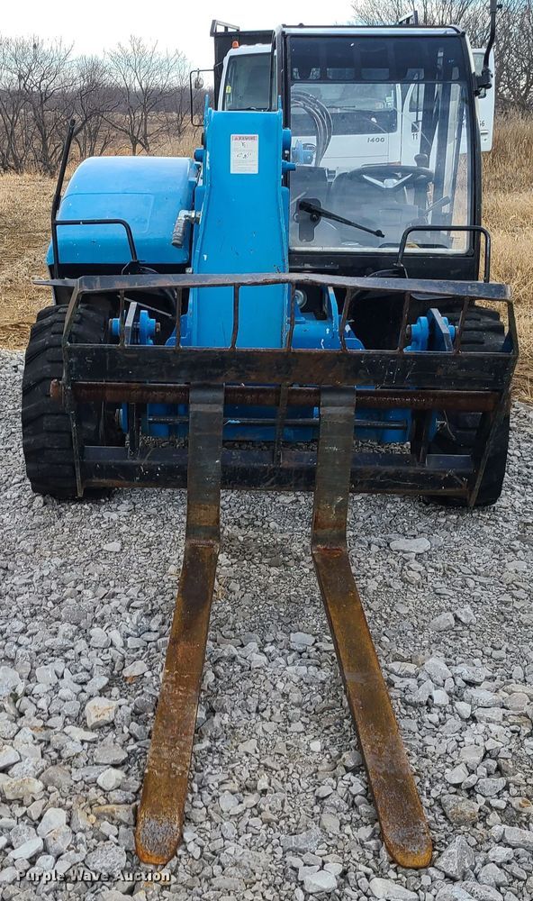 image for item JW9795 2015 Genie GTH-5519  telehandler