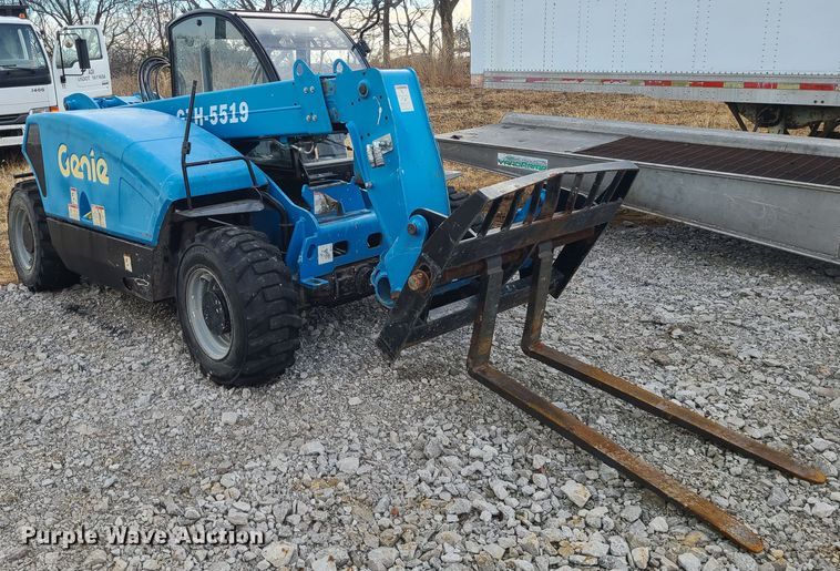 image for item JW9795 2015 Genie GTH-5519  telehandler