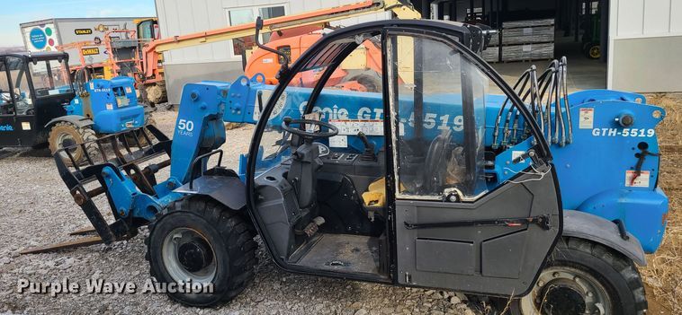 image for item JW9795 2015 Genie GTH-5519  telehandler