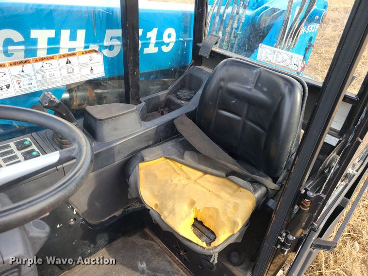 image for item JW9795 2015 Genie GTH-5519  telehandler