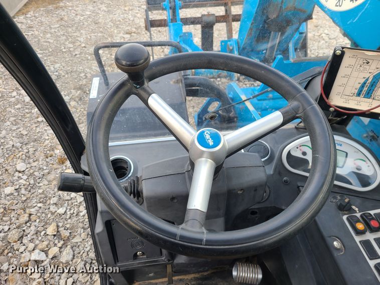 image for item JW9795 2015 Genie GTH-5519  telehandler