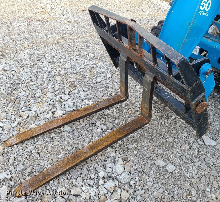 image for item JW9795 2015 Genie GTH-5519  telehandler