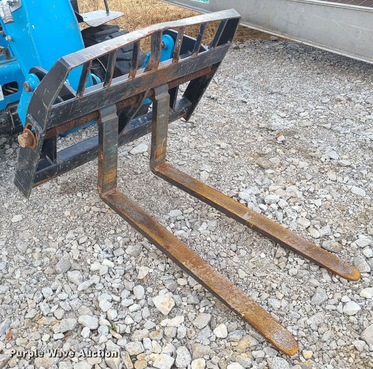 image for item JW9795 2015 Genie GTH-5519  telehandler