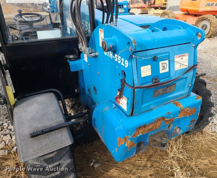 image for item JW9795 2015 Genie GTH-5519  telehandler