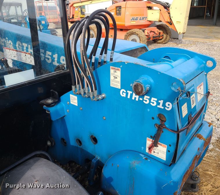 image for item JW9795 2015 Genie GTH-5519  telehandler