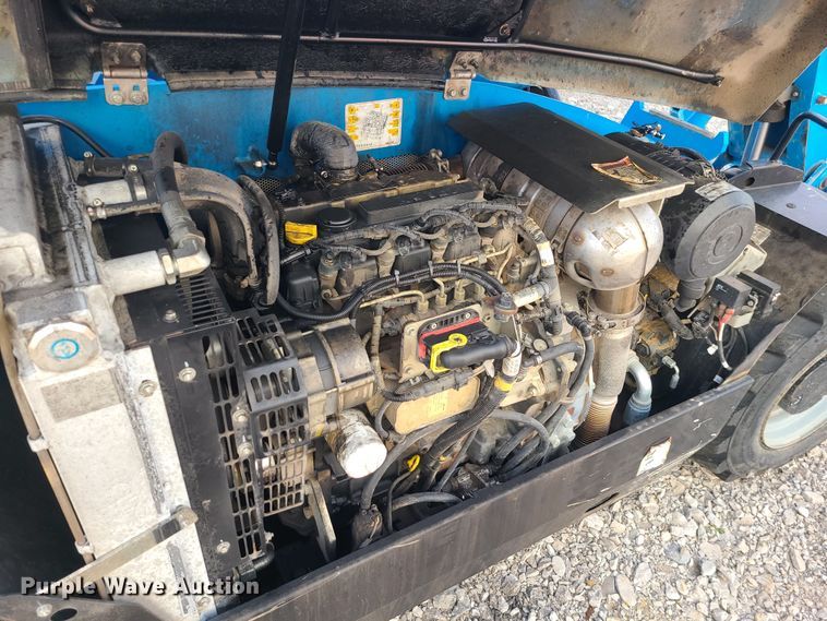 image for item JW9795 2015 Genie GTH-5519  telehandler