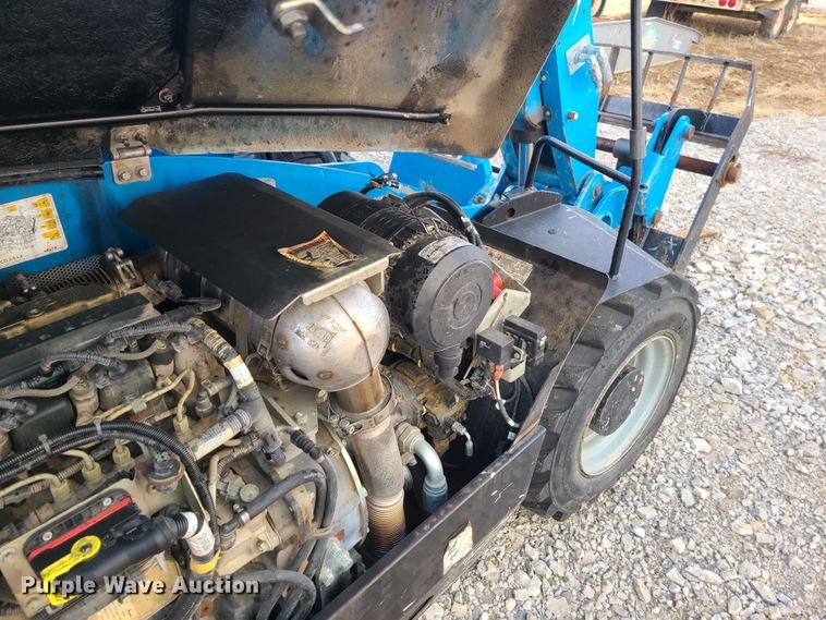 image for item JW9795 2015 Genie GTH-5519  telehandler