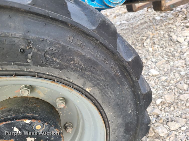 image for item JW9795 2015 Genie GTH-5519  telehandler