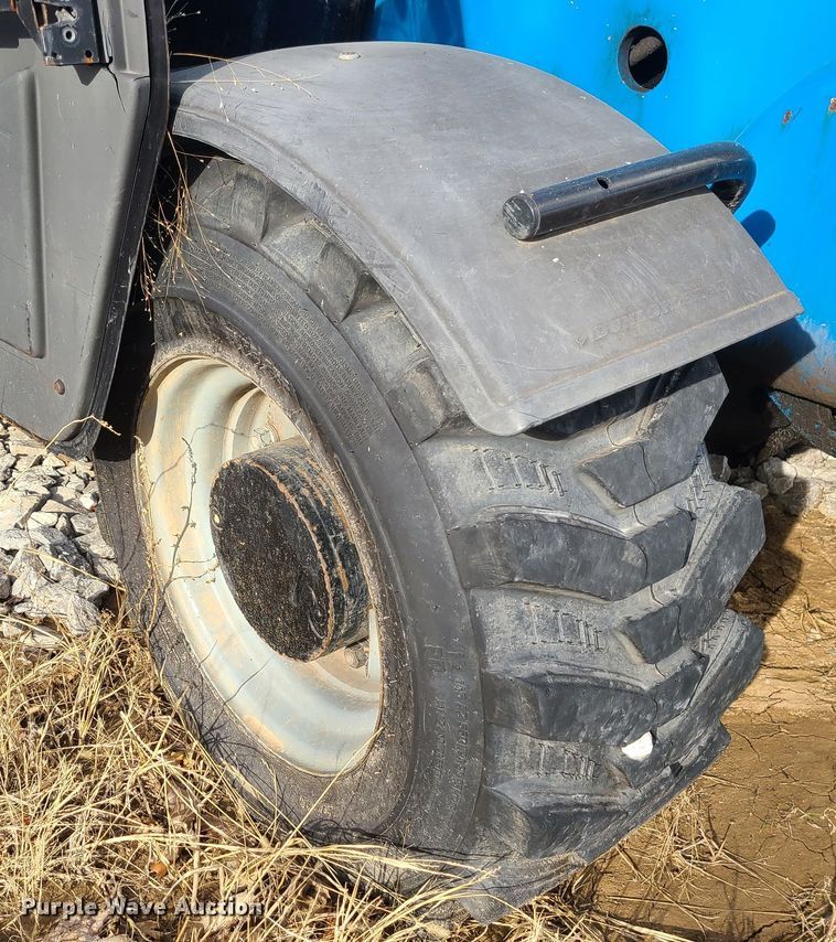 image for item JW9795 2015 Genie GTH-5519  telehandler