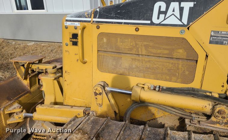 image for item JW9799 2005 Caterpillar D3G LGP  dozer