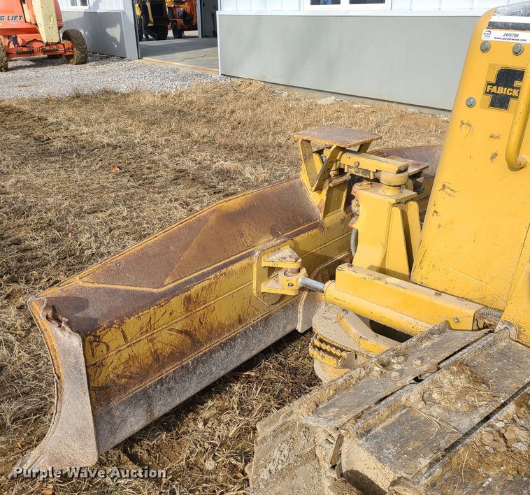 image for item JW9799 2005 Caterpillar D3G LGP  dozer