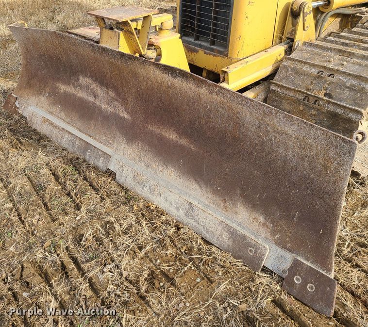 image for item JW9799 2005 Caterpillar D3G LGP  dozer