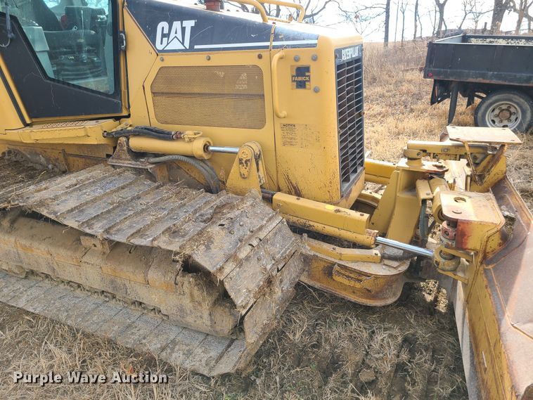 image for item JW9799 2005 Caterpillar D3G LGP  dozer
