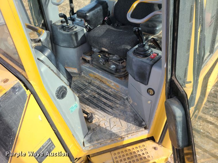 image for item JW9799 2005 Caterpillar D3G LGP  dozer