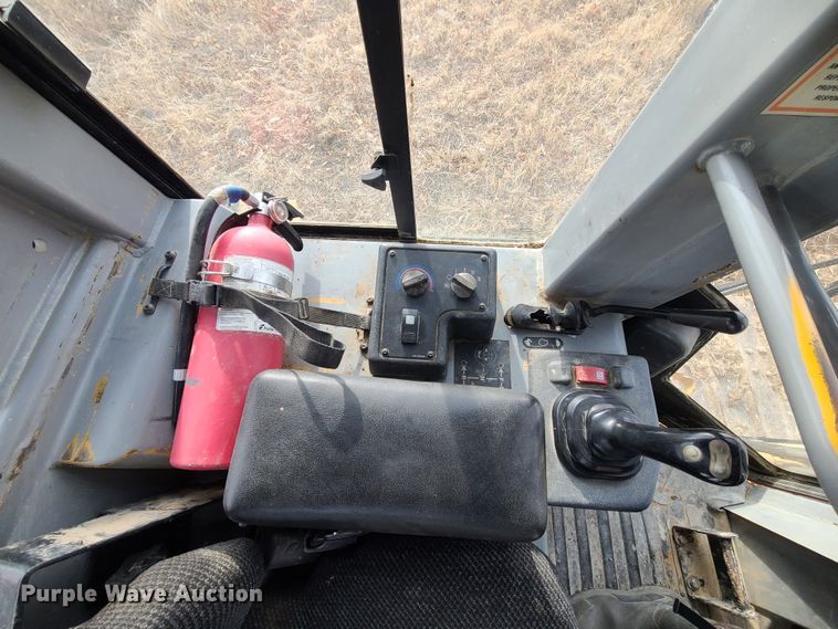 image for item JW9799 2005 Caterpillar D3G LGP  dozer