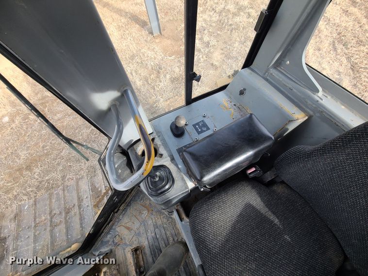 image for item JW9799 2005 Caterpillar D3G LGP  dozer