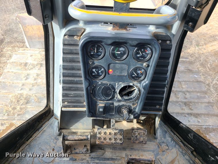 image for item JW9799 2005 Caterpillar D3G LGP  dozer