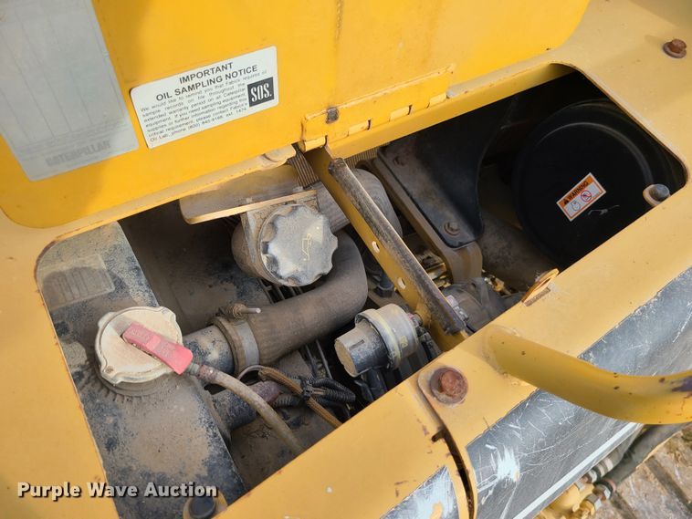image for item JW9799 2005 Caterpillar D3G LGP  dozer