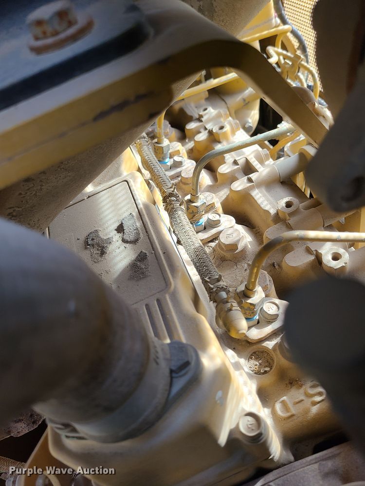 image for item JW9799 2005 Caterpillar D3G LGP  dozer