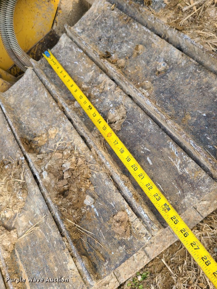 image for item JW9799 2005 Caterpillar D3G LGP  dozer