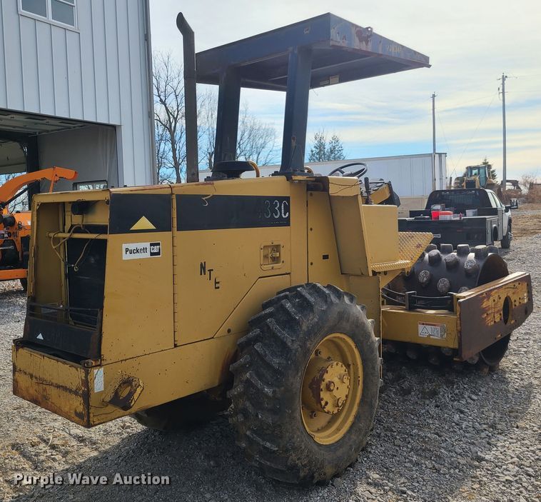 image for item JW9800 1996 Caterpillar CP433C  single drum roller