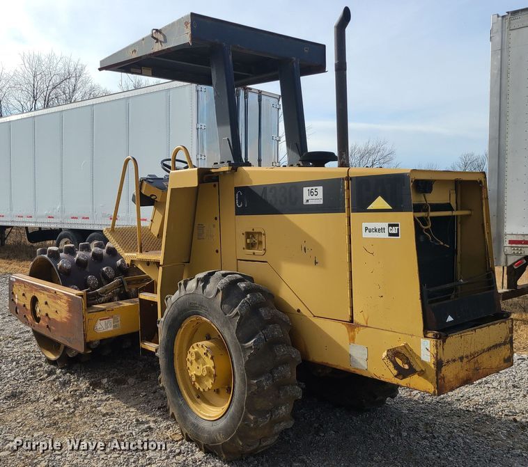 image for item JW9800 1996 Caterpillar CP433C  single drum roller