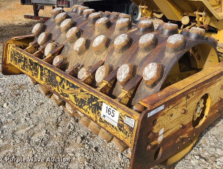 image for item JW9800 1996 Caterpillar CP433C  single drum roller