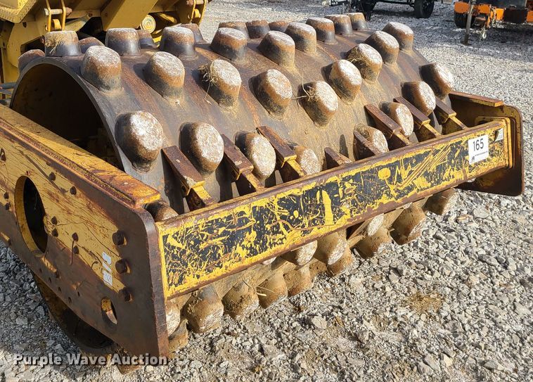 image for item JW9800 1996 Caterpillar CP433C  single drum roller