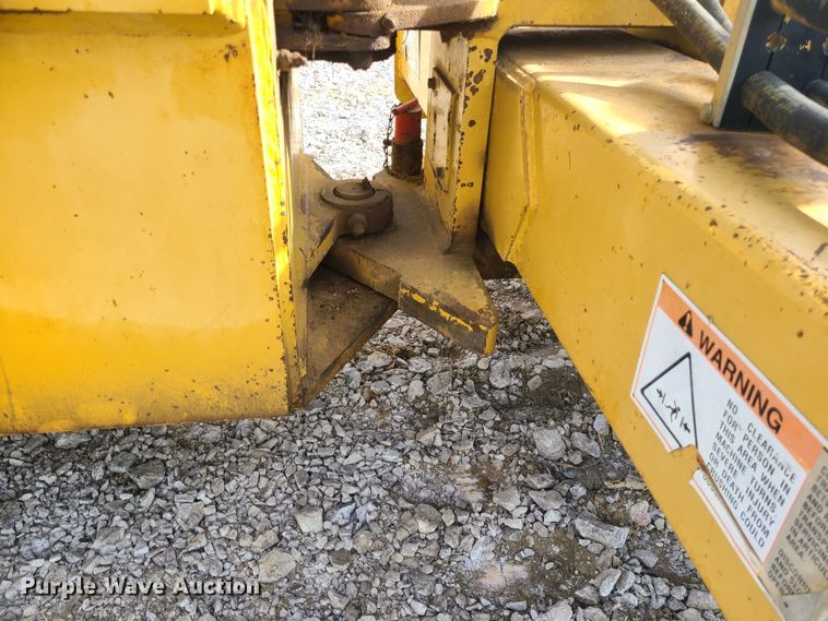 image for item JW9800 1996 Caterpillar CP433C  single drum roller