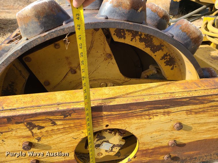 image for item JW9800 1996 Caterpillar CP433C  single drum roller