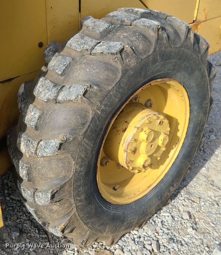 image for item JW9800 1996 Caterpillar CP433C  single drum roller