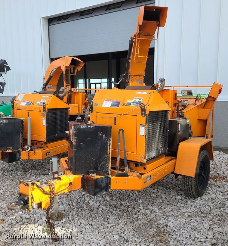 image for item JW9801 2010 Altec CFD1217  wood chipper