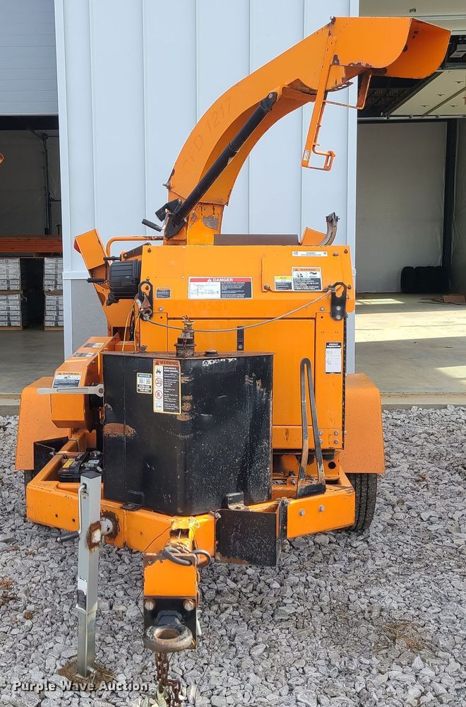 image for item JW9801 2010 Altec CFD1217  wood chipper