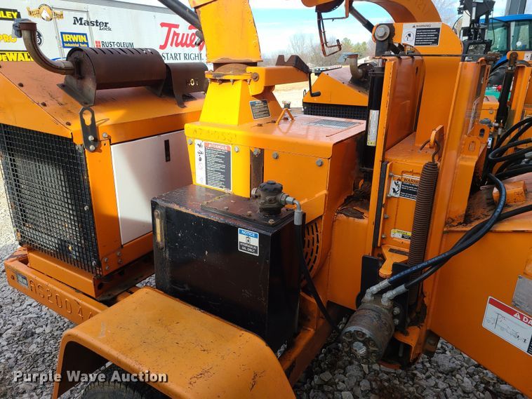 image for item JW9801 2010 Altec CFD1217  wood chipper