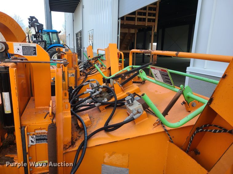 image for item JW9801 2010 Altec CFD1217  wood chipper