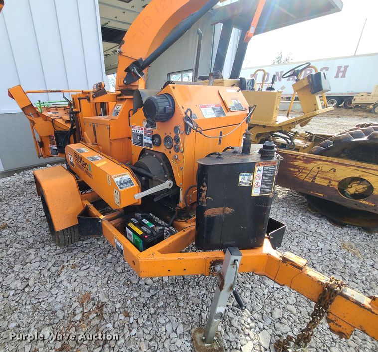 image for item JW9801 2010 Altec CFD1217  wood chipper