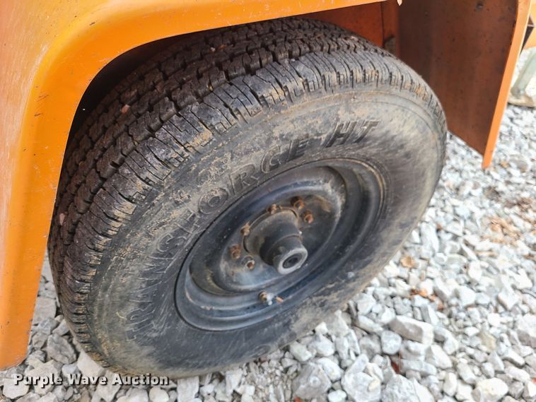 image for item JW9801 2010 Altec CFD1217  wood chipper